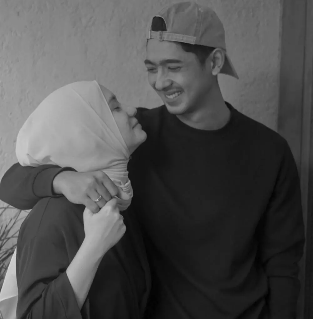 Gaya Arya Saloka ala anak ABG © Instagram