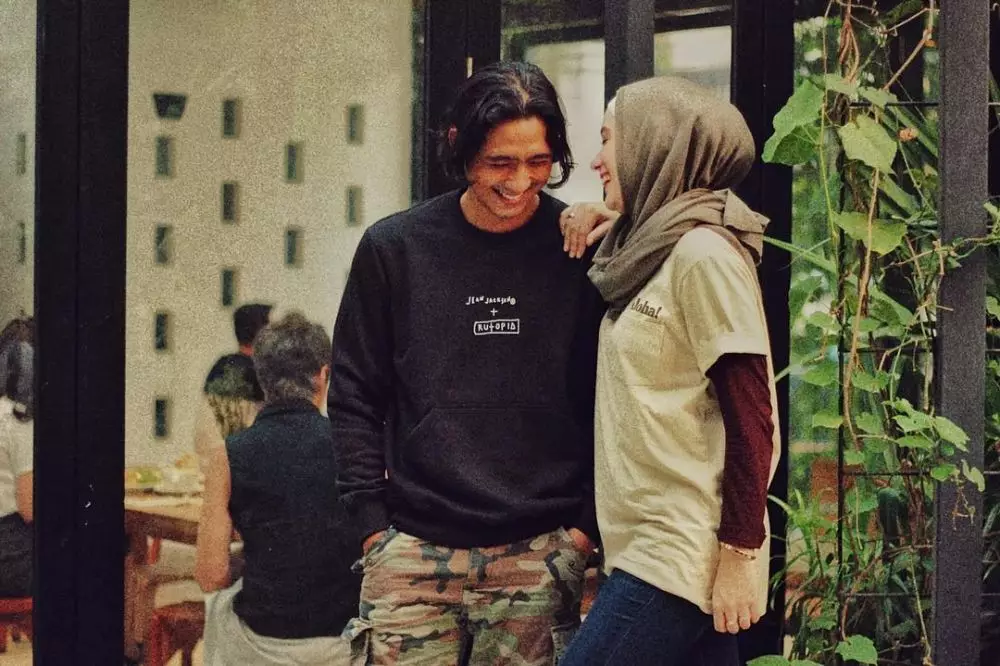 Gaya Arya Saloka ala anak ABG © Instagram