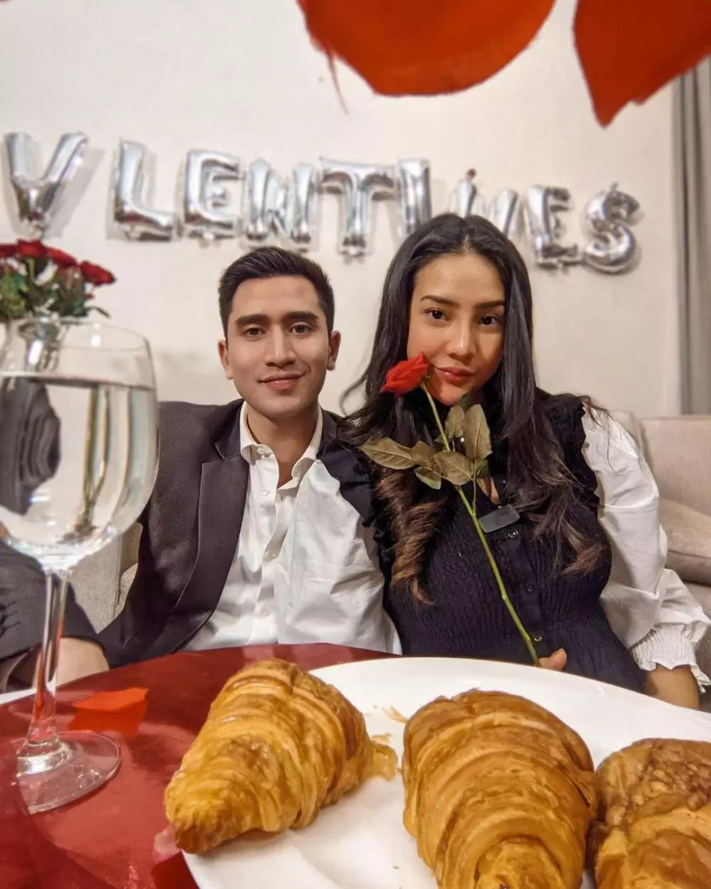 Verrell Bramasta & Anya Geraldine Valentine © 2021 brilio.net Verrell Bramasta & Anya Geraldine Valentine © 2021 brilio.net