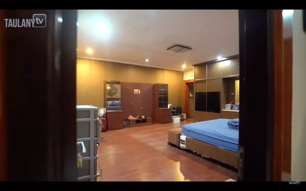 isi rumah Andre Taulany  YouTube