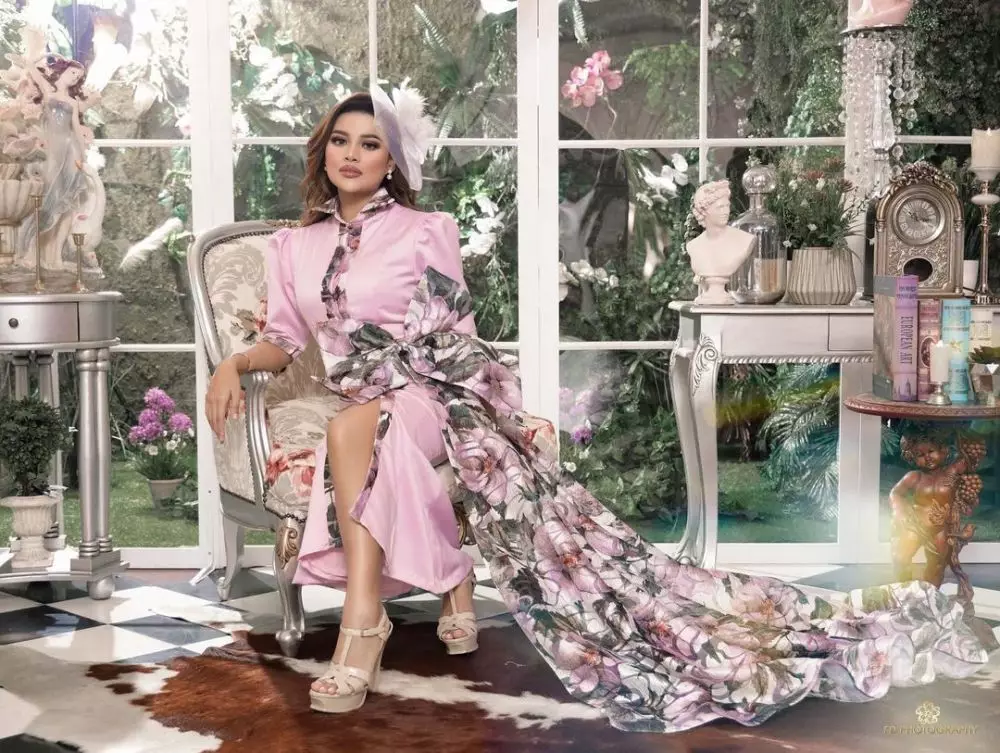 Pemotretan keluarga Hermansyah bertema valentine © Instagram