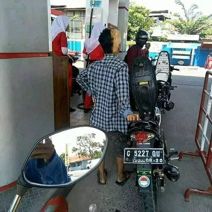 gaya rambut di tempat umum © Berbagai Sumber