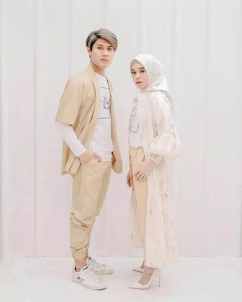 Lesty Kejora dan Rizky Billar pakai baju senada © 2021 brilio.net