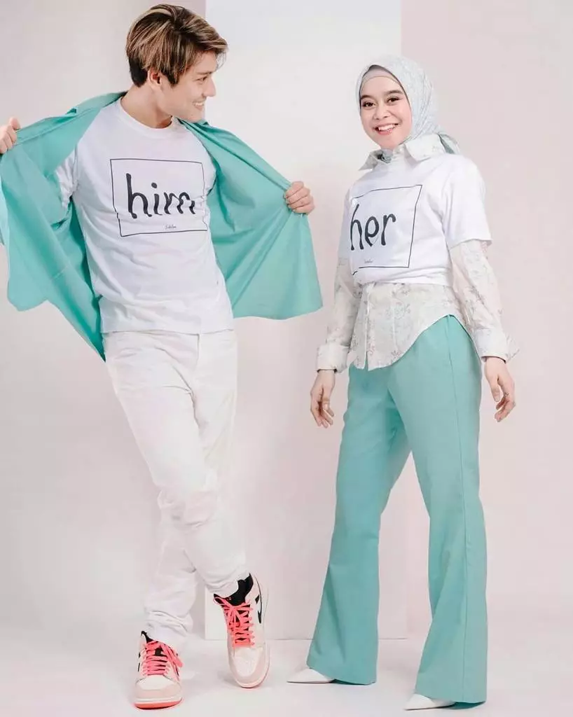Lesty Kejora dan Rizky Billar pakai baju senada © 2021 brilio.net