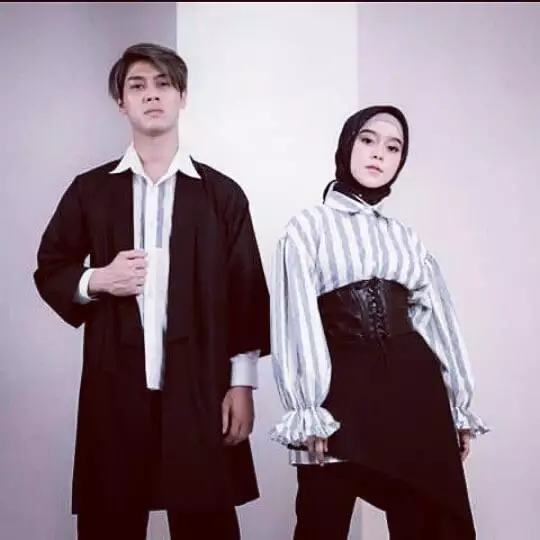 Lesty Kejora dan Rizky Billar pakai baju senada © 2021 brilio.net