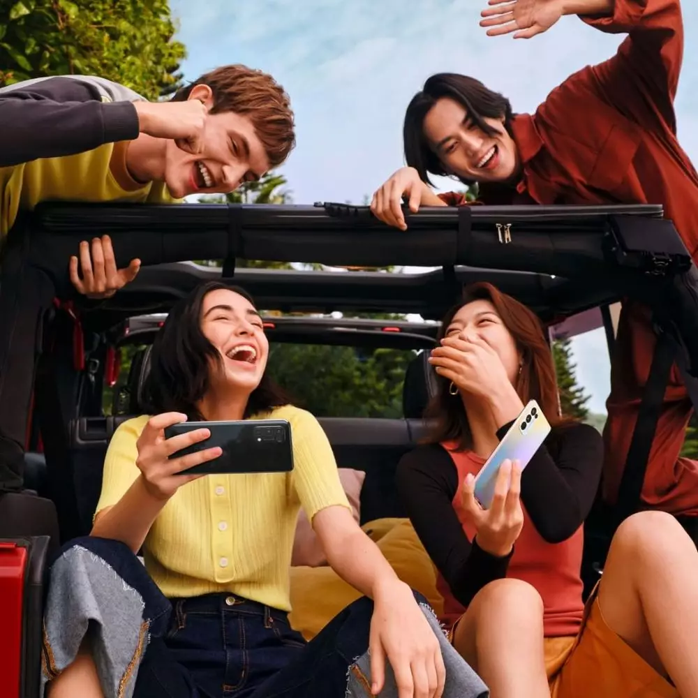 7 Ide kencan virtual buat kamu pejuang LDR, manfaatkan dual-view video berbagai sumber 7 Ide kencan virtual buat kamu pejuang LDR, manfaatkan dual-view video berbagai sumber