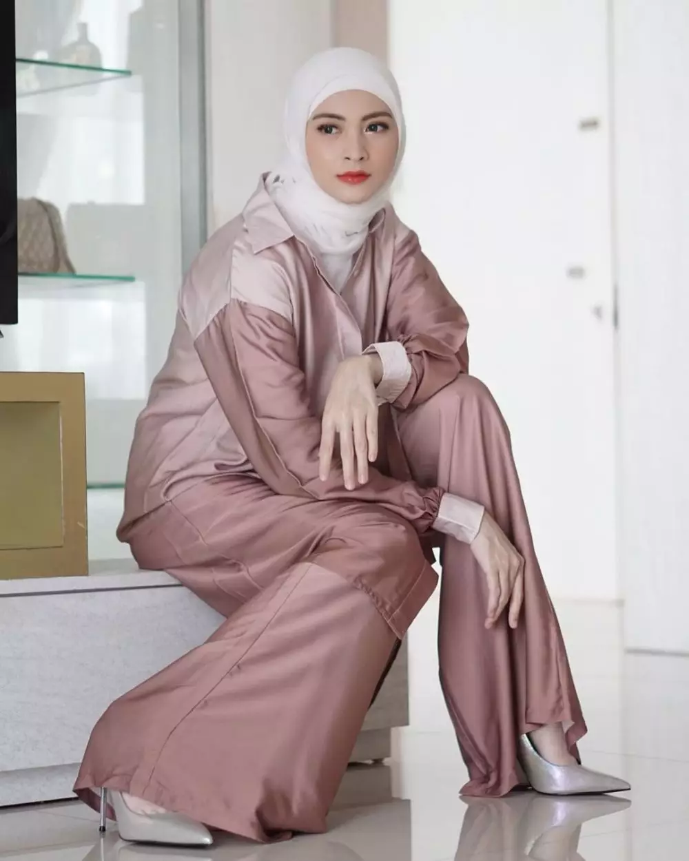 Potret transformasi Donita di awal karier © 2021 brilio.net Potret transformasi Donita di awal karier © 2021 brilio.net