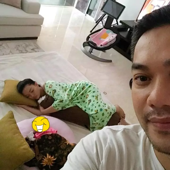 Momen Zaskia Gotik momong anak © Instagram