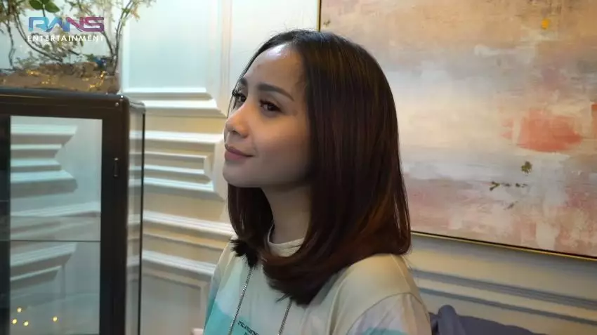 Nagita Slavina ubah gaya rambut © Instagram & YouTube