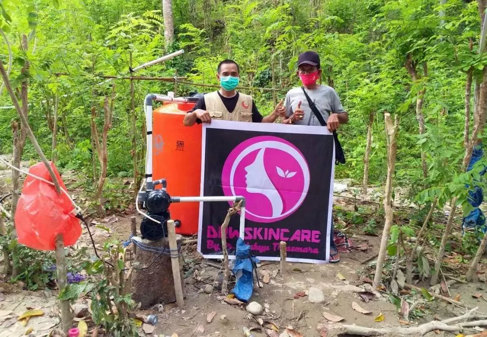 Bantu korban gempa tim relawan bangun toilet © 2021 brilio.net