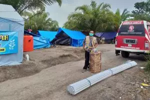 Bantu korban gempa Sulbar, tim relawan ini bangun toilet untuk warga