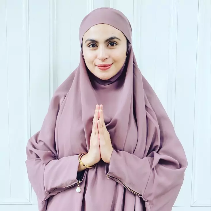 Seleb keturunan Arab tanpa makeup © Instagram