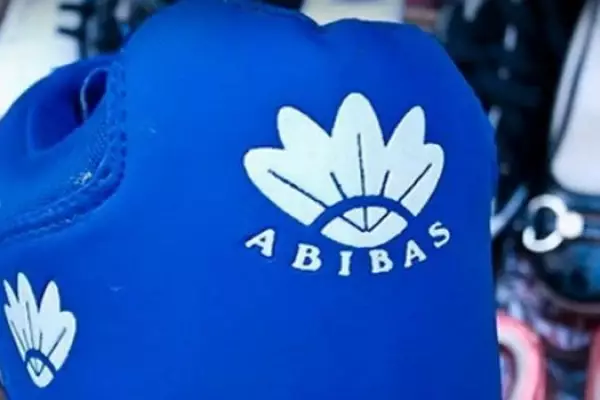 momen apes beli barang branded Berbagai sumber