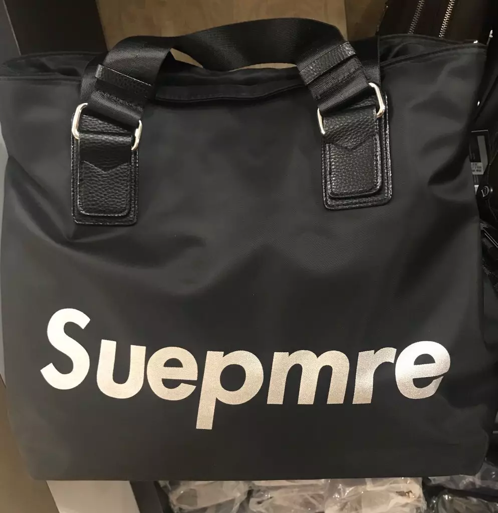 momen apes beli barang branded Berbagai sumber