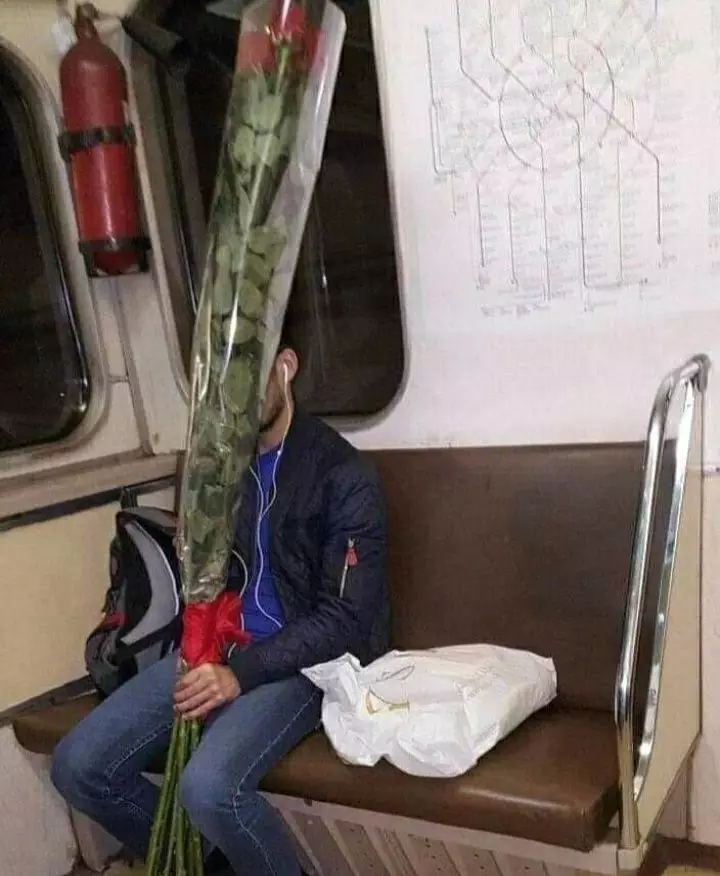 bentuk nyeleneh buket bunga © Berbagai Sumber bentuk nyeleneh buket bunga © Berbagai Sumber