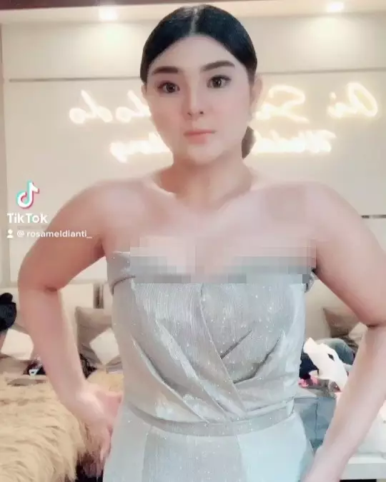 potret terbaru Rosa Meldianti © Instagram