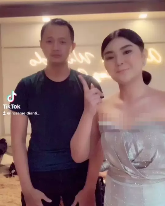 potret terbaru Rosa Meldianti © Instagram