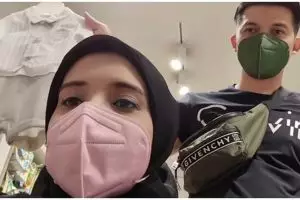 9 Momen Zaskia Sungkar belanja baju bayi, baju tidur jutaan rupiah