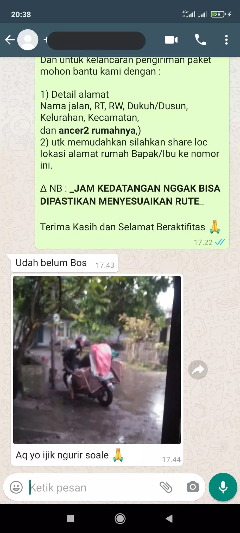Chat kurir minta petunjuk rumah © Twitter