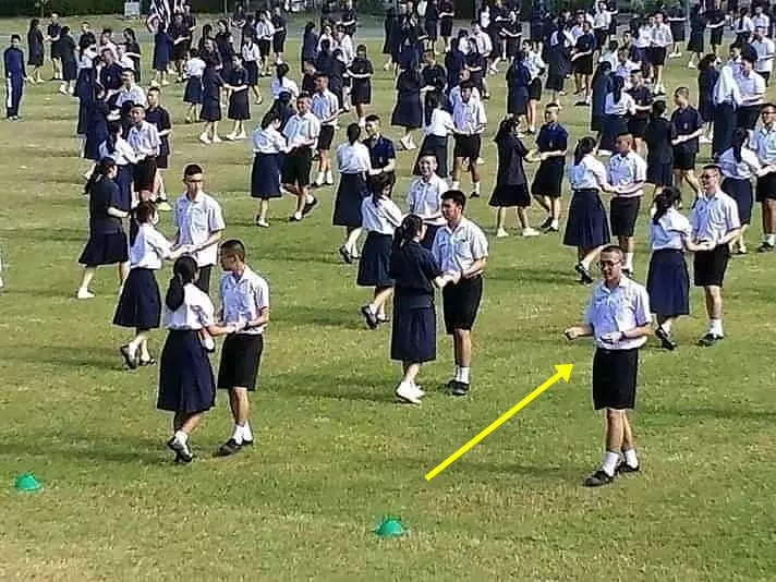 aksi nyeleneh di lapangan © Berbagai Sumber