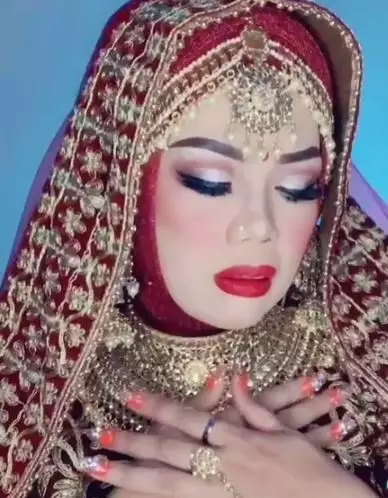 Elly sugigi gaya india © 2021 brilio.net