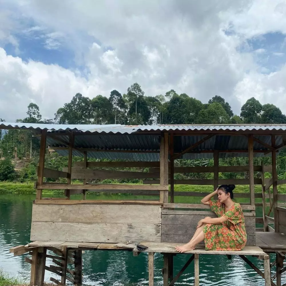 gaya karina kenakan daster © Instagram gaya karina kenakan daster © Instagram