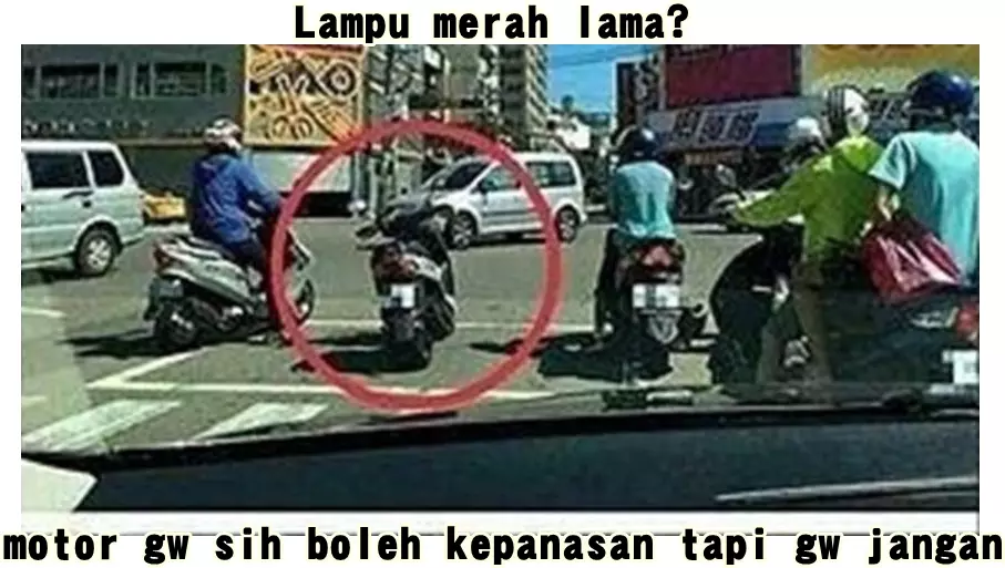 meme tingkah pengendara pas di lampu merah Berbagai sumber meme tingkah pengendara pas di lampu merah Berbagai sumber