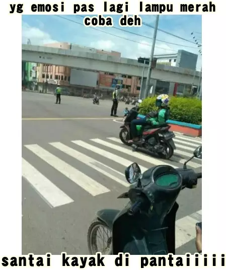meme tingkah pengendara pas di lampu merah Berbagai sumber meme tingkah pengendara pas di lampu merah Berbagai sumber