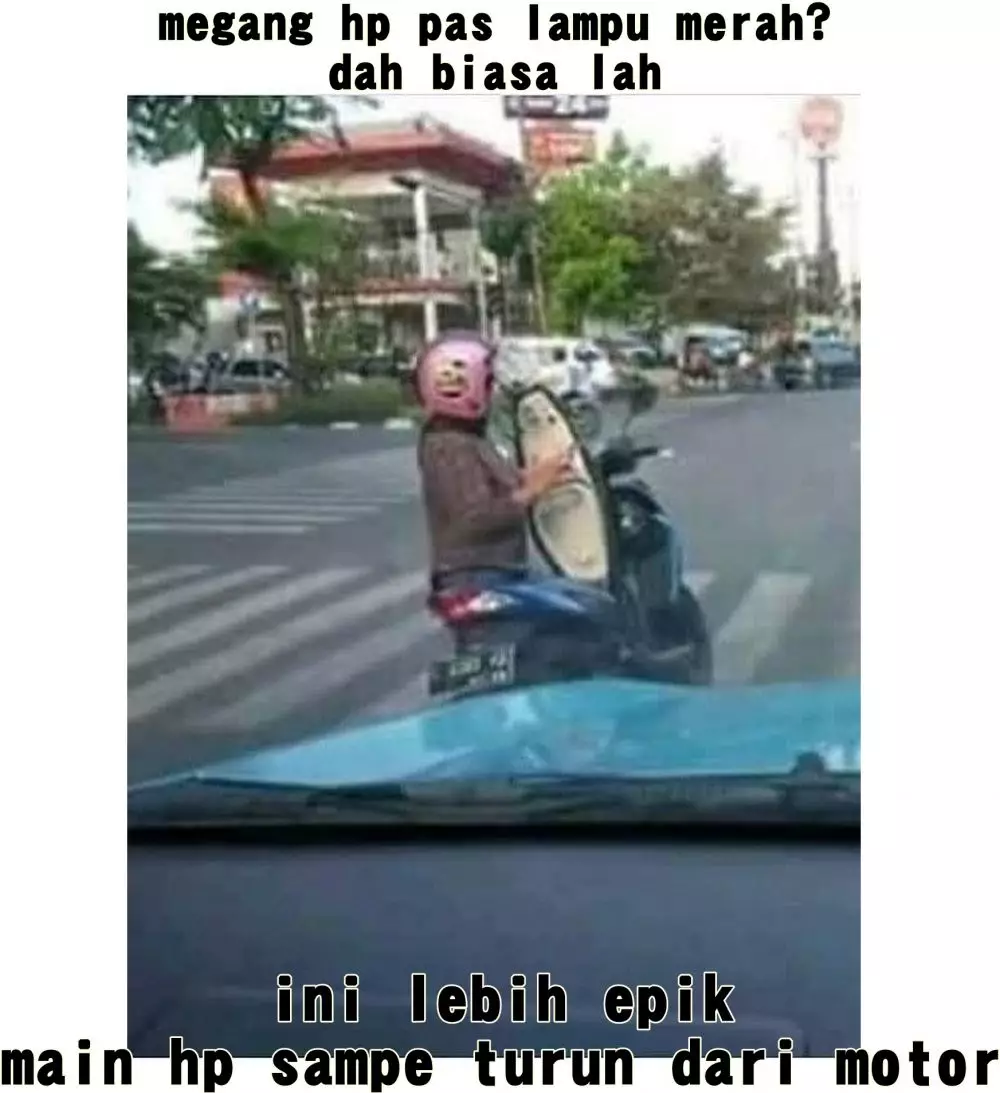 meme tingkah pengendara pas di lampu merah Berbagai sumber meme tingkah pengendara pas di lampu merah Berbagai sumber