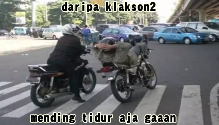 meme tingkah pengendara pas di lampu merah Berbagai sumber meme tingkah pengendara pas di lampu merah Berbagai sumber