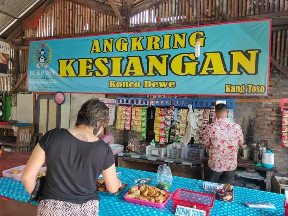 spanduk angkringan kocak © Berbagai Sumber