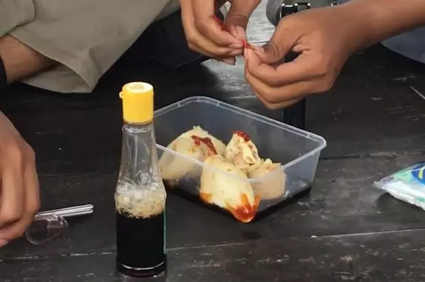 cara absurd nikmati durian Berbagai sumber