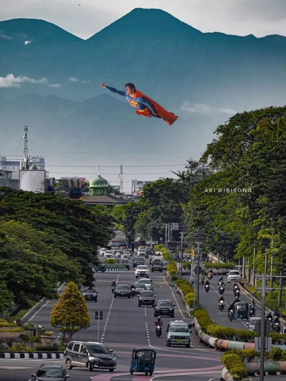 Editan foto gunung Gede Pangrango © 2021 brilio.net