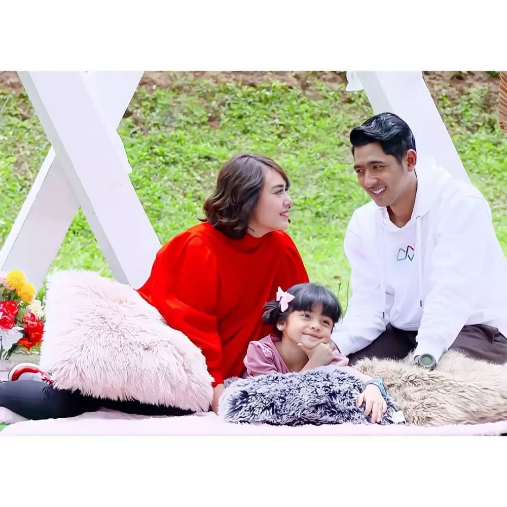 foto keluarga sinetron Ikatan Cinta © 2021 brilio.net