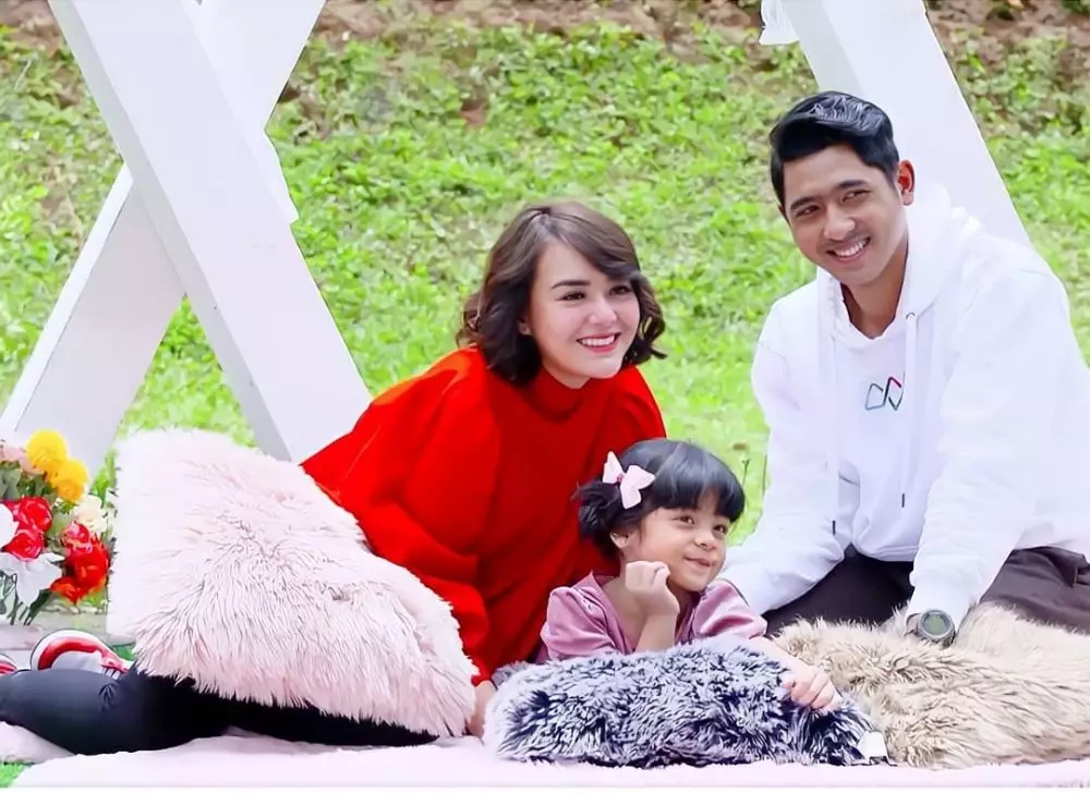 foto keluarga sinetron Ikatan Cinta © 2021 brilio.net