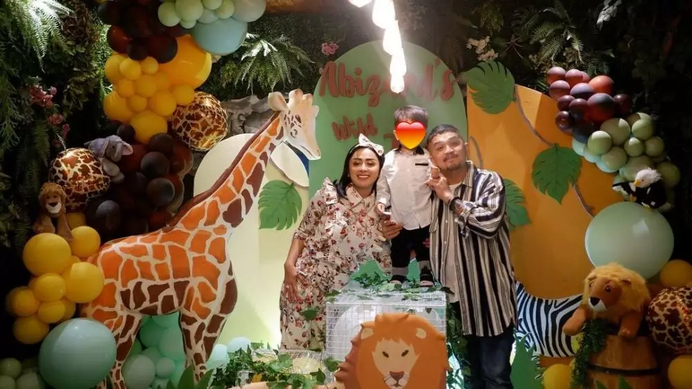 anniversary selvi kitty © Instagram anniversary selvi kitty © Instagram