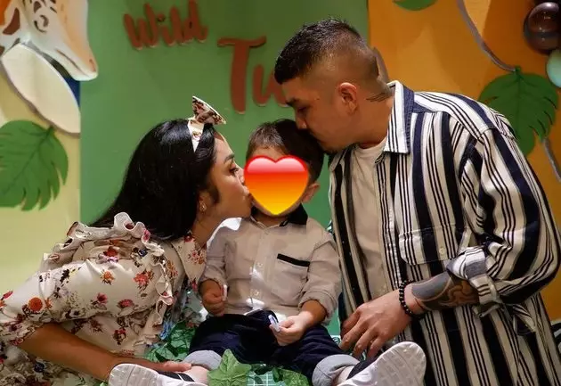 anniversary selvi kitty © Instagram anniversary selvi kitty © Instagram