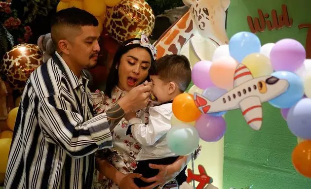 anniversary selvi kitty © Instagram anniversary selvi kitty © Instagram