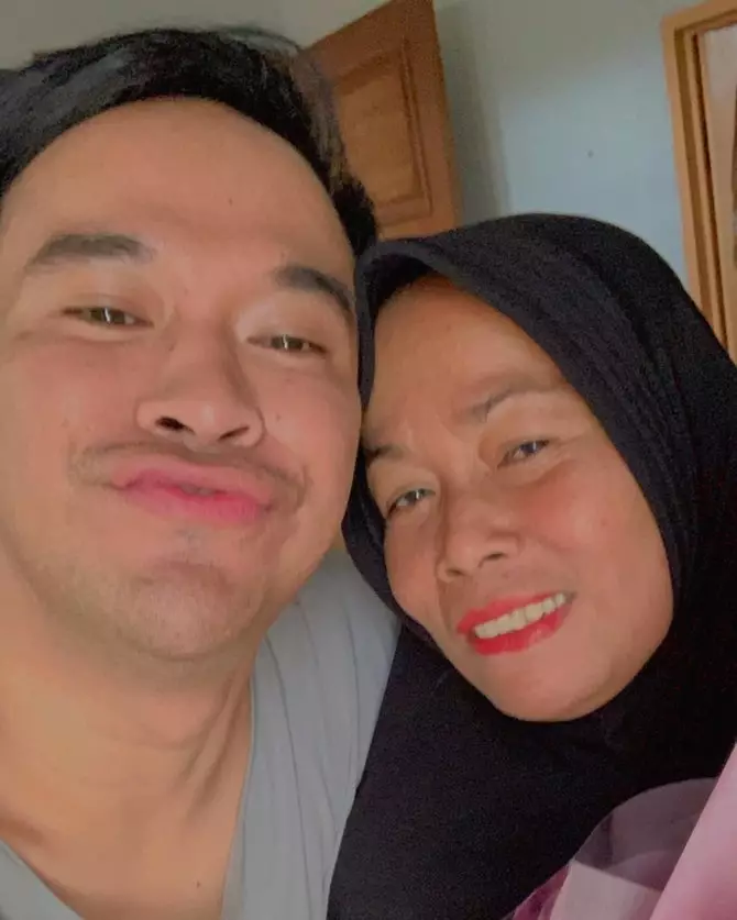 Potret kedekatan Anwar bareng orang tuanya Instagram
