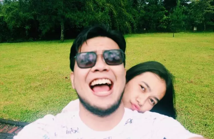 Reza Smash dan pacar baru © 2021 berbagai sumber Reza Smash dan pacar baru © 2021 berbagai sumber