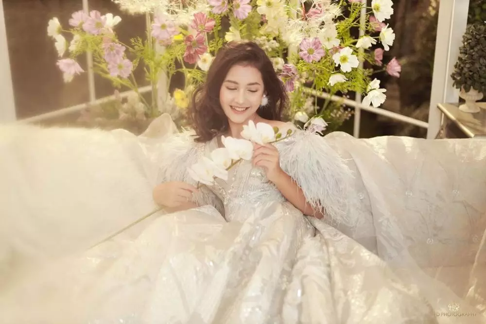 pemotretan Sandrinna gaun princess © 2021 berbagai sumber pemotretan Sandrinna gaun princess © 2021 berbagai sumber