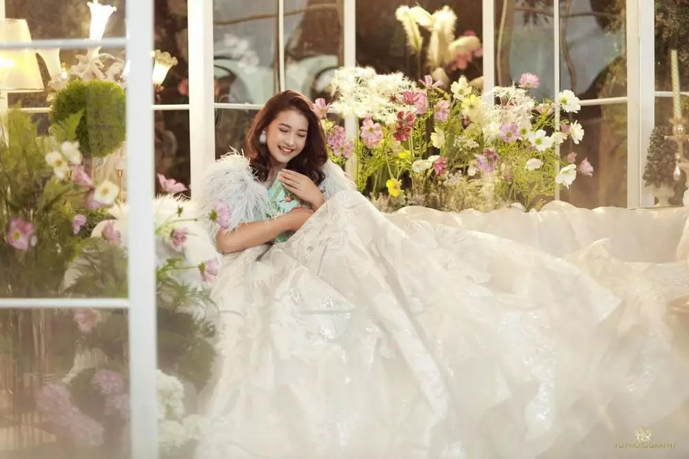 pemotretan Sandrinna gaun princess © 2021 berbagai sumber pemotretan Sandrinna gaun princess © 2021 berbagai sumber