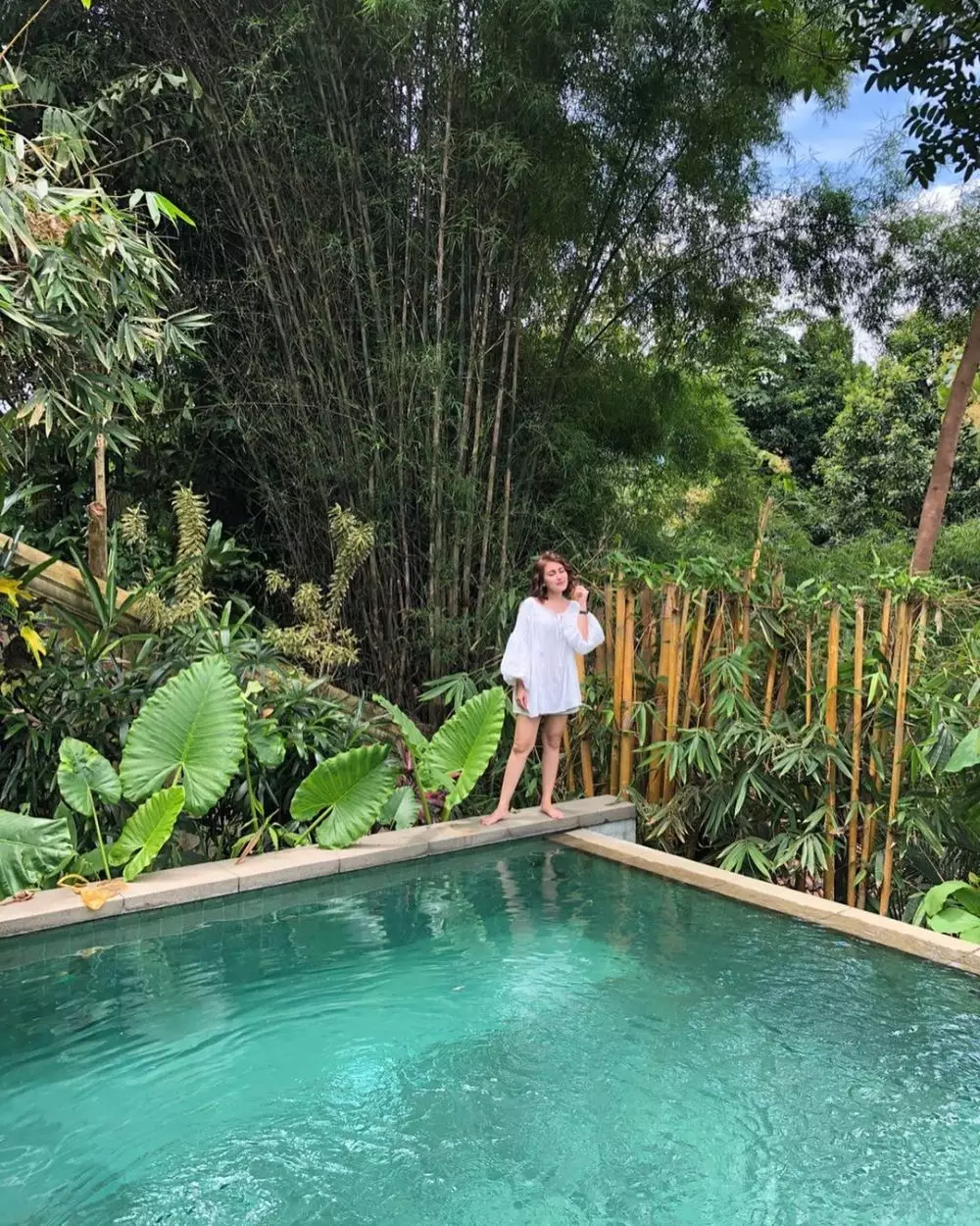 Ayu Ting Ting liburan naik bus © 2021 brilio.net Ayu Ting Ting liburan naik bus © 2021 brilio.net