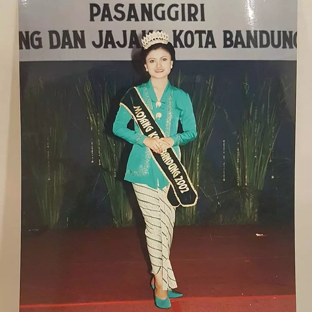 Potret masa muda Tina Talisa © 2021 Instagram