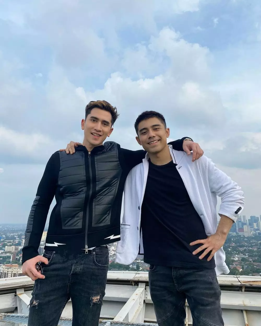 kedekatan Verrel Bramasta & Riza Syah © 2021 berbagai sumber kedekatan Verrel Bramasta & Riza Syah © 2021 berbagai sumber