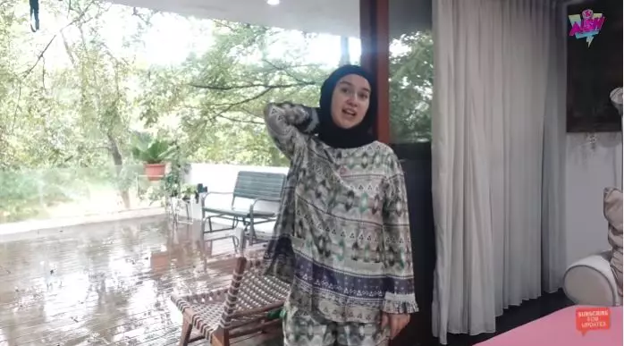 rumah Irish Bella kebanjiran © YouTube rumah Irish Bella kebanjiran © YouTube