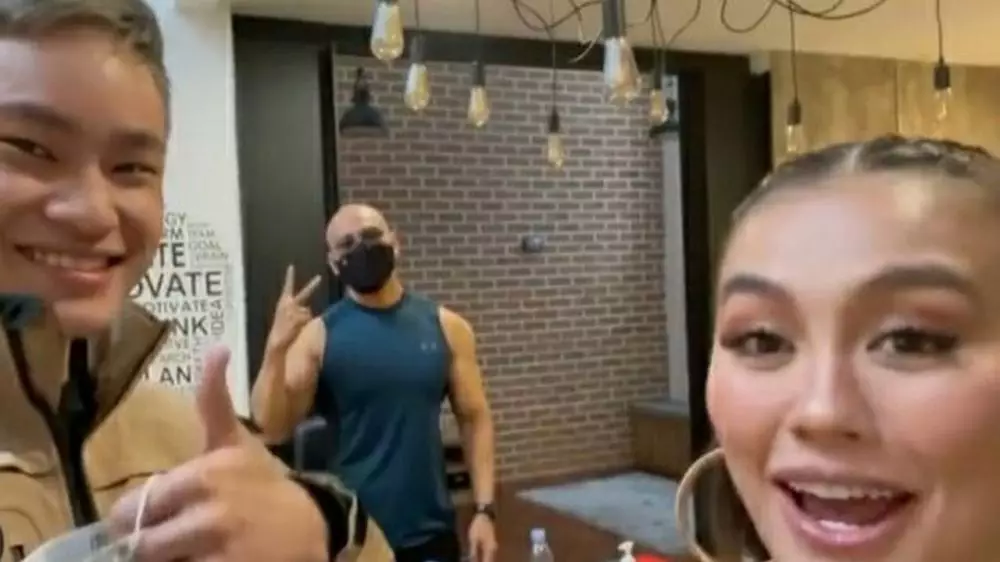 Momen kompak Agnez Mo dan Deddy Corbuzier © Istimewa Momen kompak Agnez Mo dan Deddy Corbuzier © Istimewa