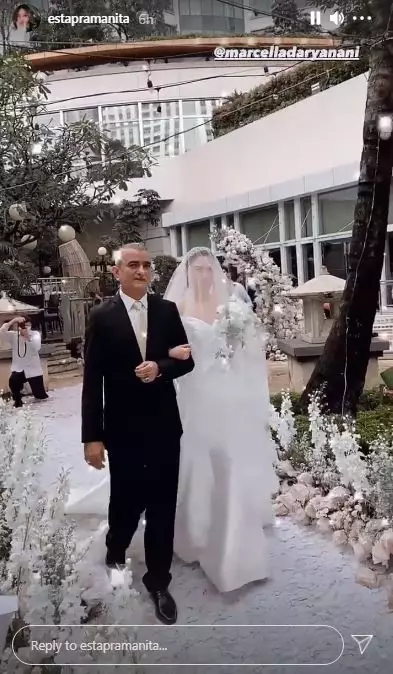 Momen pernikahan Marcella Daryanani dan Willy Instagram © 2021 brilio.net