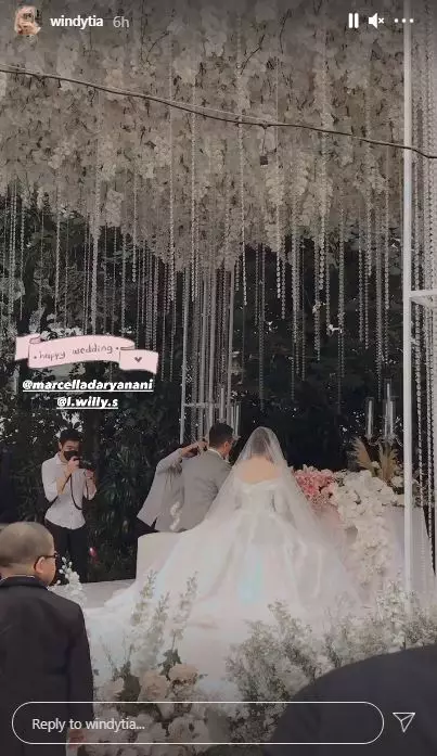 Momen pernikahan Marcella Daryanani dan Willy Instagram © 2021 brilio.net