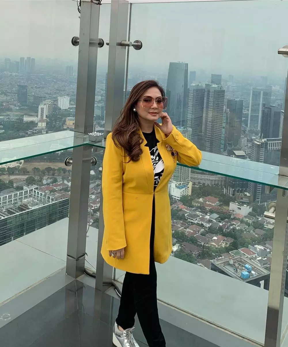 OOTD ala Nia Daniaty © Instagram